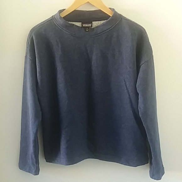 Patagonia Tops - Women's PATAGONIA sweatshirt